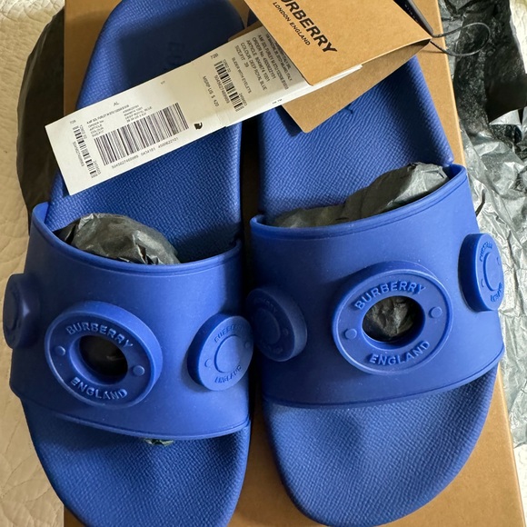 Burberry London England - Picture 2 of 2